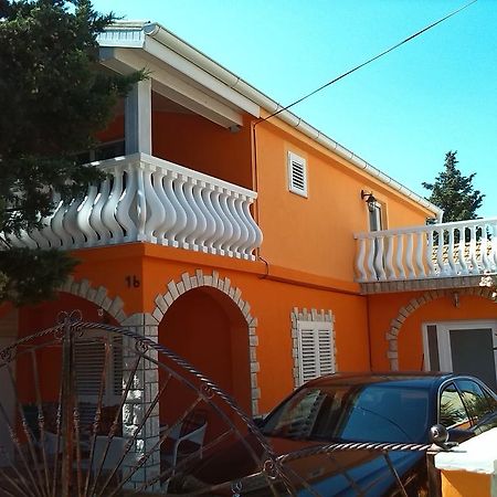 Apartments Batarilo Gornji Karin Ngoại thất bức ảnh