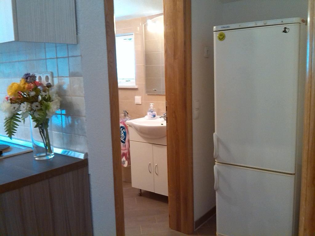 Apartments Batarilo Gornji Karin Phòng bức ảnh